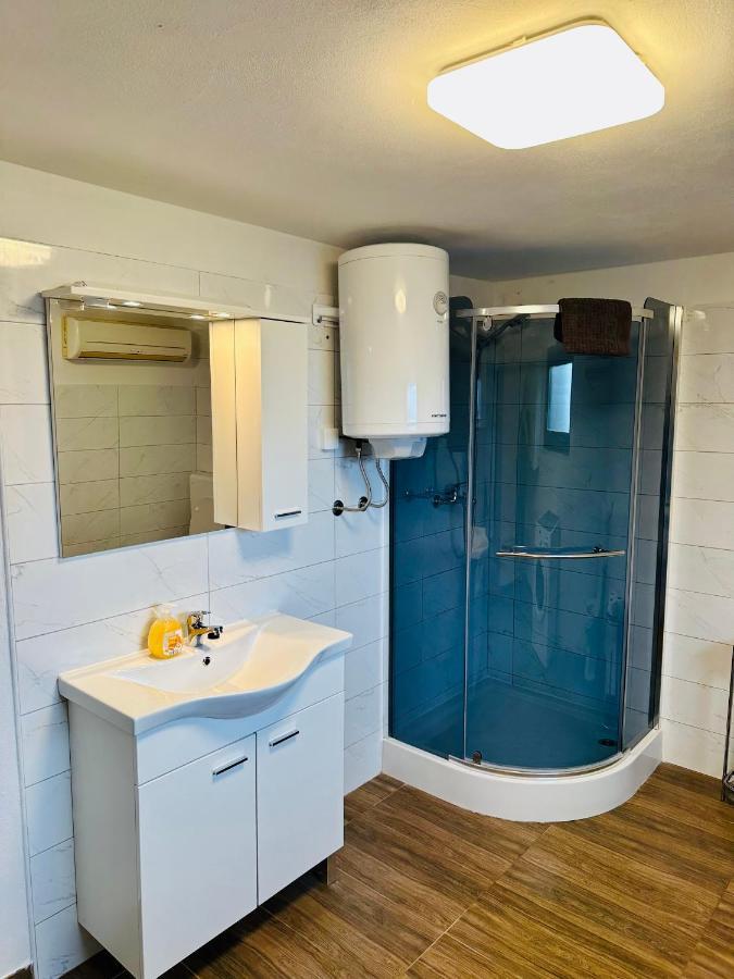 Moon Bay Apartment - Free Large Parking 포르토로즈 외부 사진